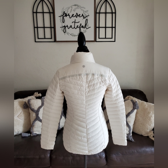 Athleta Full Zip Asymmetrical Down Puffer Coat Size XXS Classic Boho Chic Gym - Picture 3 of 11